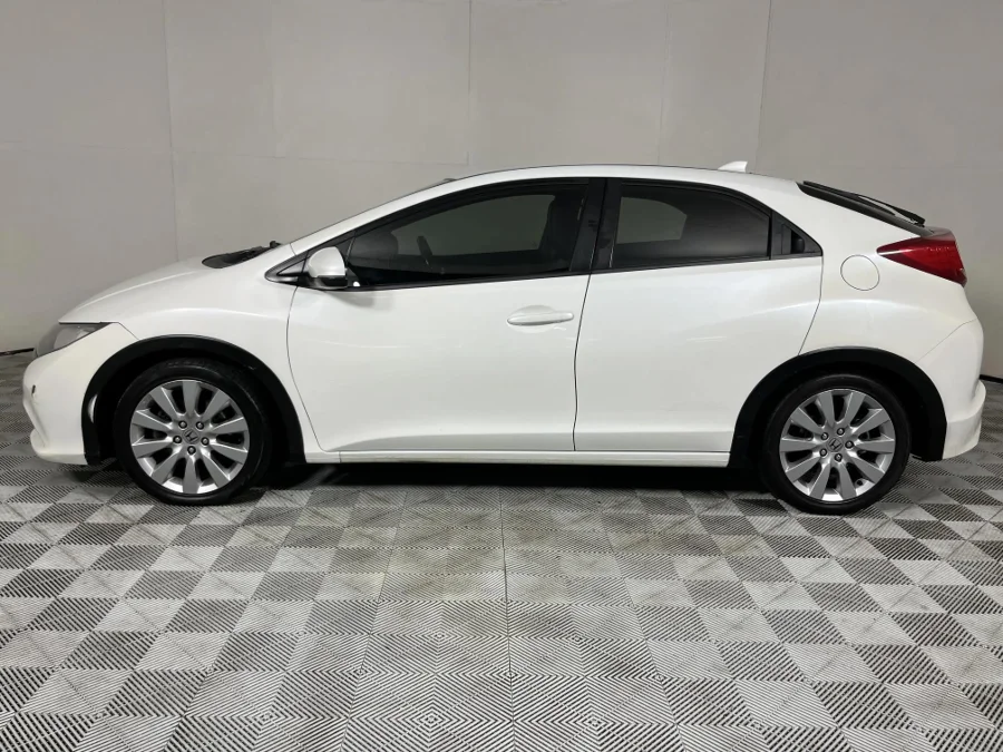 Used 2012 Honda Civic hatch 1.8 Executive - WeBuyCars The Dome
