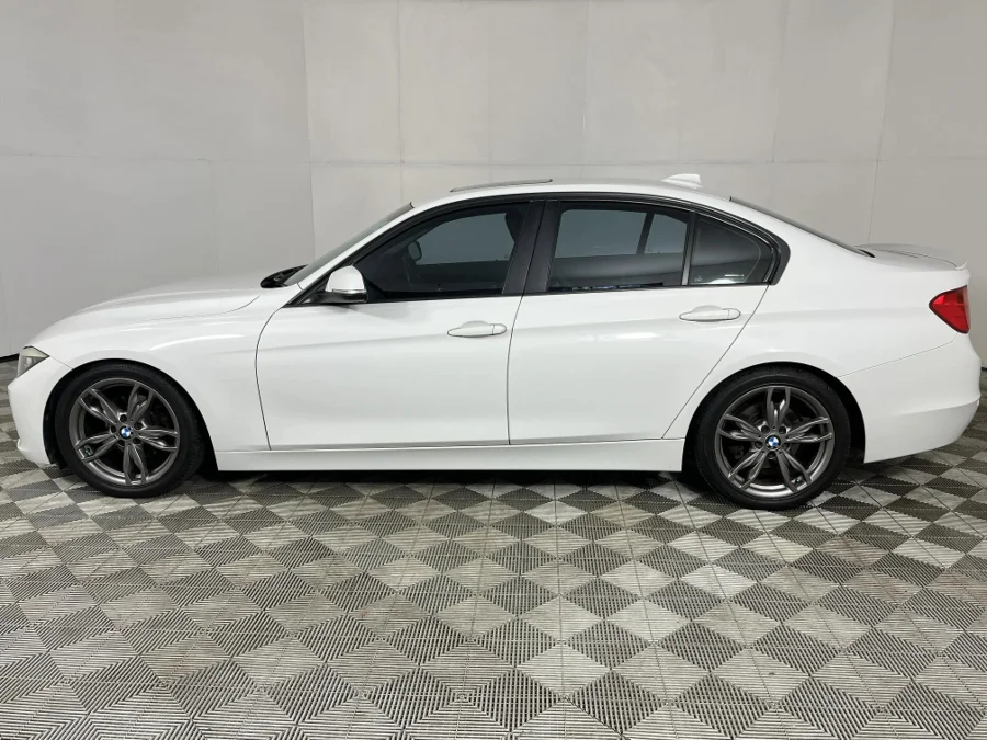 Used 2012 BMW 3 Series 320i sports-auto - WeBuyCars George