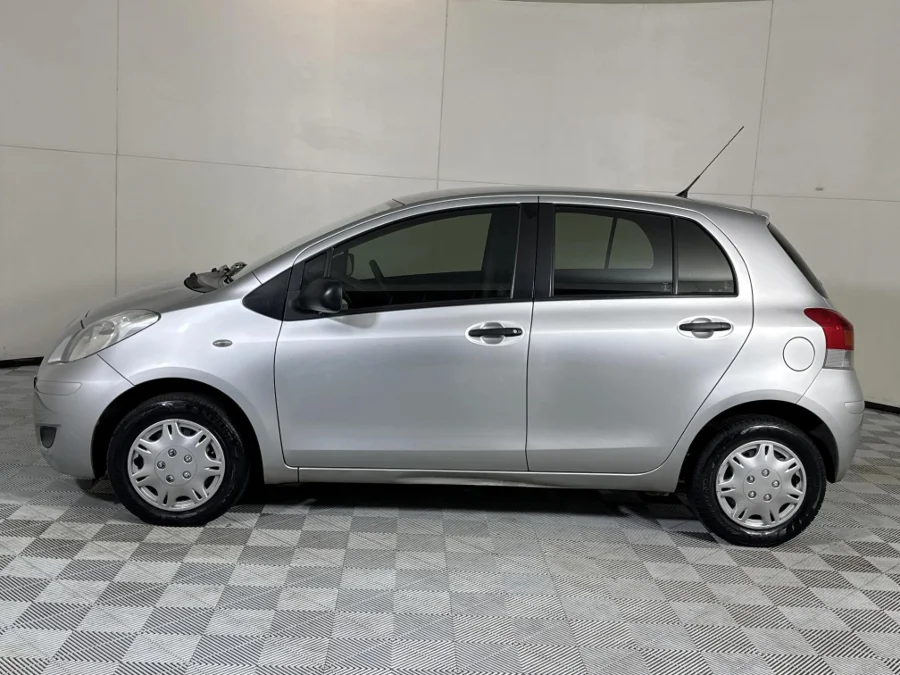 Used 2011 Toyota Yaris 5-door Zen3 - WeBuyCars Midstream