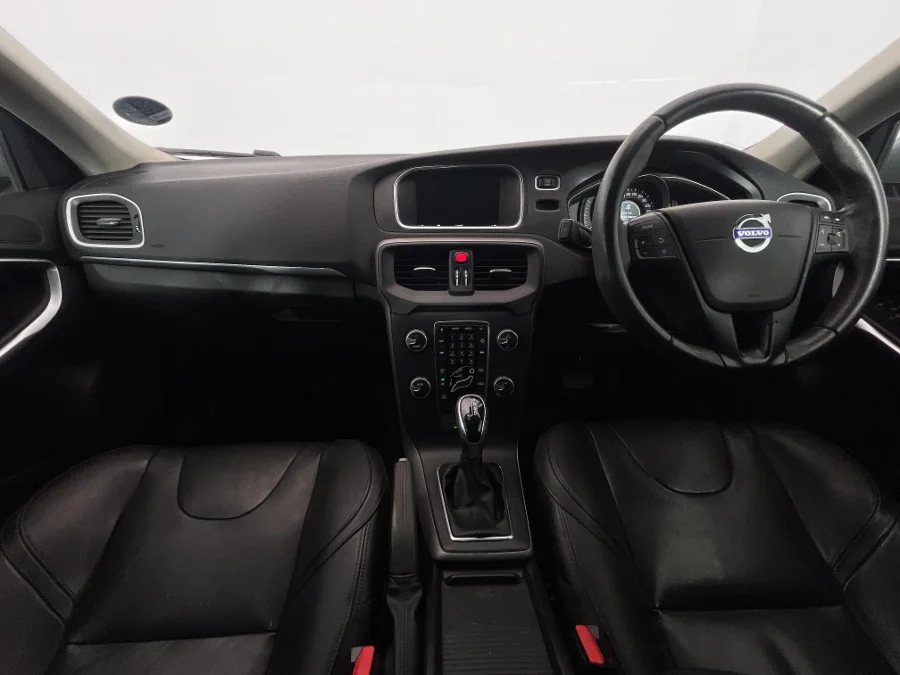 Used 2015 Volvo V40 T3 Momentum auto - WeBuyCars Richmond