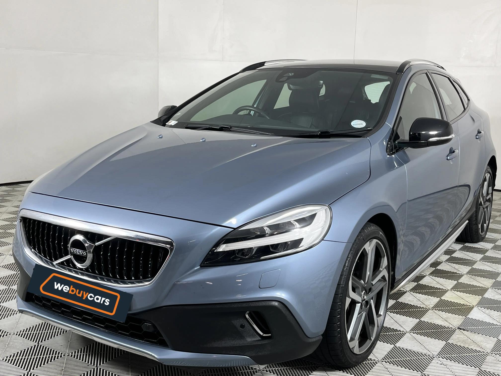 Used 2018 Volvo V40 Cross Country D3 Inscription