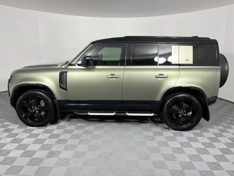 Used 2023 Land Rover Defender 110 D300 X-Dynamic SE - WeBuyCars Montana