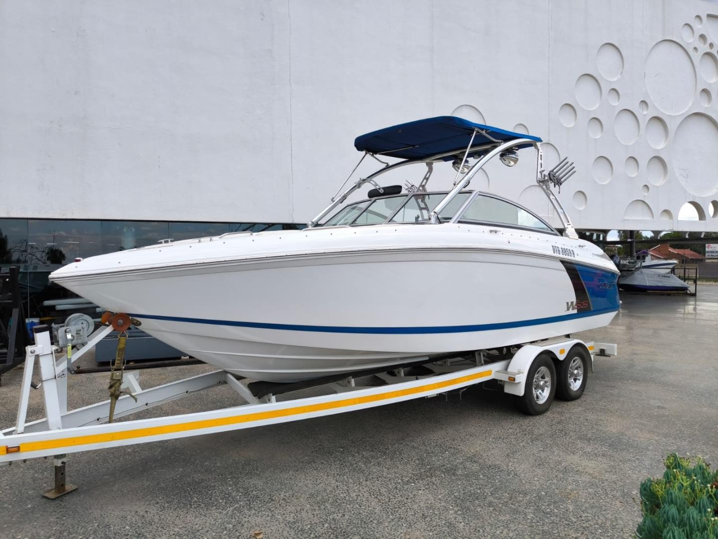 Used 2024 Cobalt 242 WSS w/ 8.2Lt V8 Mercruiser MPI (430Hp) & Bravo3 Gearbox **SPECIAL!!**
