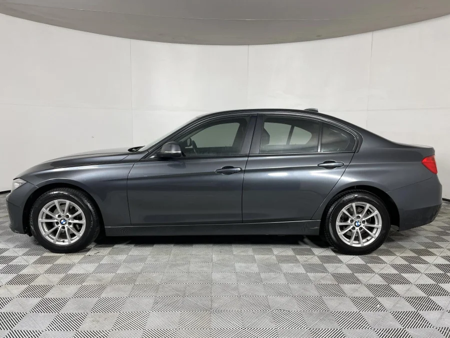 Used 2013 BMW 3 Series 320i sports-auto - WeBuyCars Riverhorse