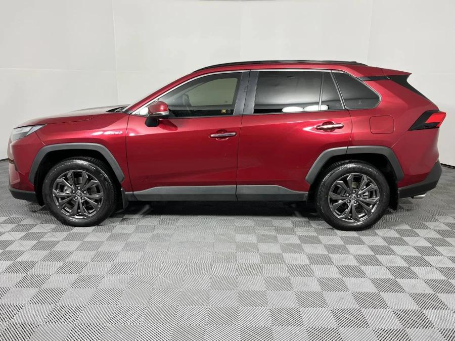Used 2023 Toyota RAV4 2.5 Hybrid VX E-Four - WeBuyCars Montana