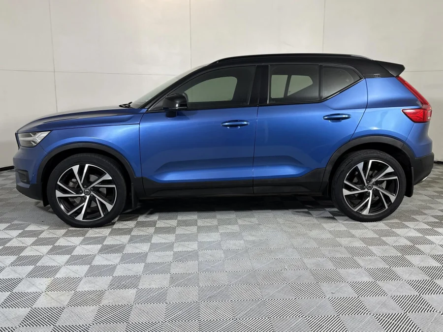Used 2018 Volvo XC40 D4 AWD R-Design - WeBuyCars Midstream