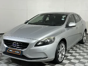 Used 2016 Volvo V40 T3 Momentum