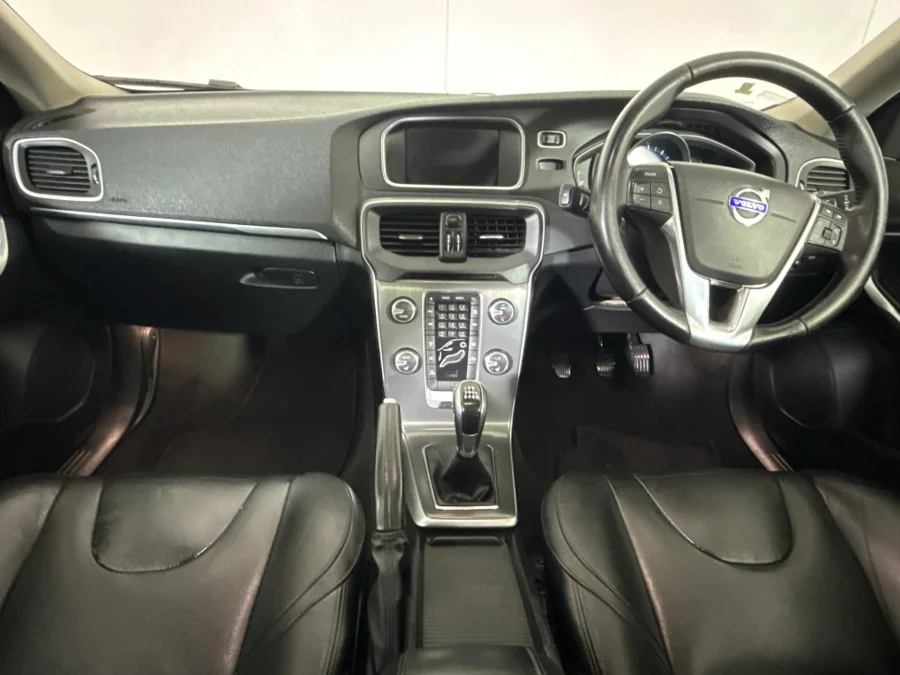 Used 2016 Volvo V40 T3 Momentum - WeBuyCars Midstream Used 2016 Volvo V40 T3 Momentum - WeBuyCars Midstream
