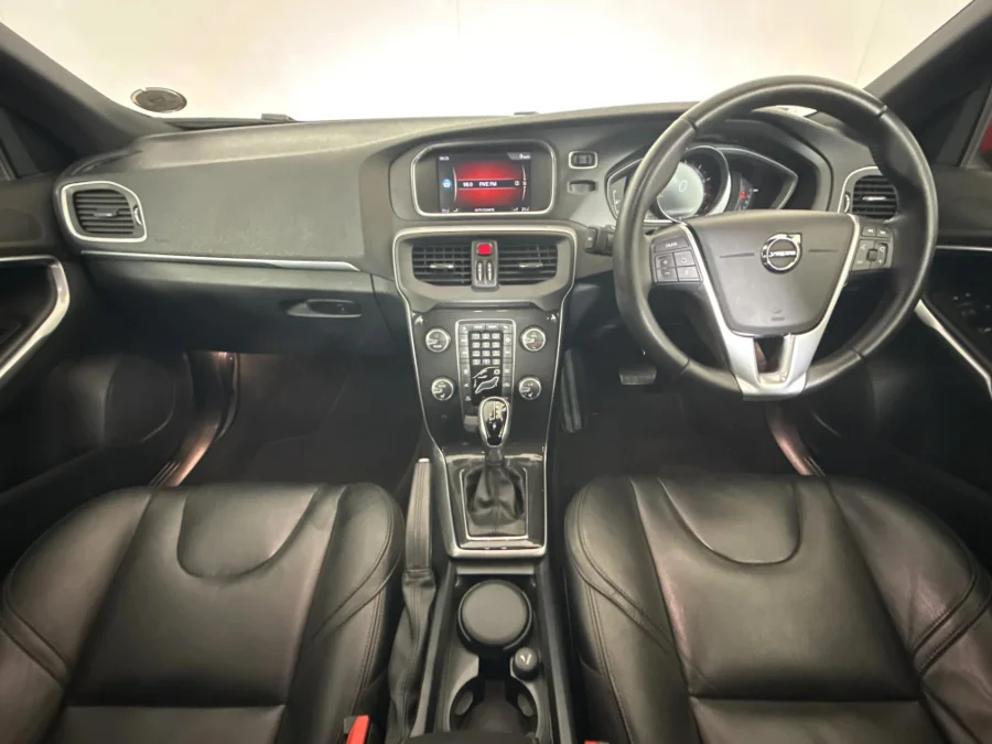 Used 2019 Volvo V40 T4 Momentum auto - WeBuyCars JHB South