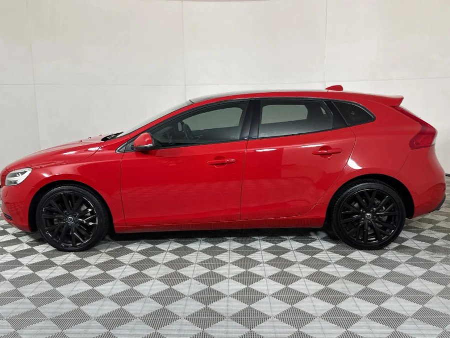 Used 2019 Volvo V40 T4 Momentum auto - WeBuyCars JHB South