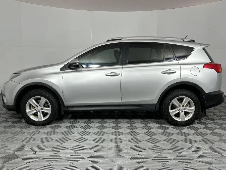 Used 2015 Toyota RAV4 2.2D-4D AWD VX - WeBuyCars Richmond