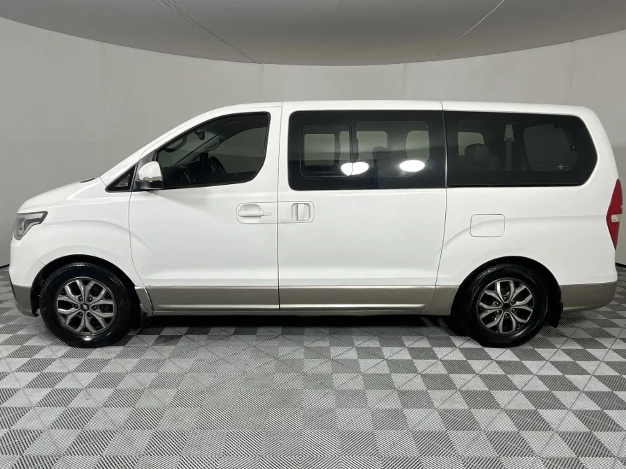 Used 2018 Hyundai H-1 2.5VGTi bus Elite 9-seater - WeBuyCars The Dome