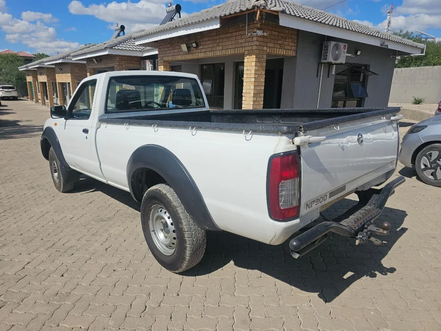 Used 2017 Nissan NP300 Hardbody 2.5TDi - Khensani Imports And Exports