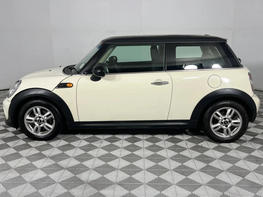 Used 2013 MINI Hatch Cooper auto - WeBuyCars Richmond