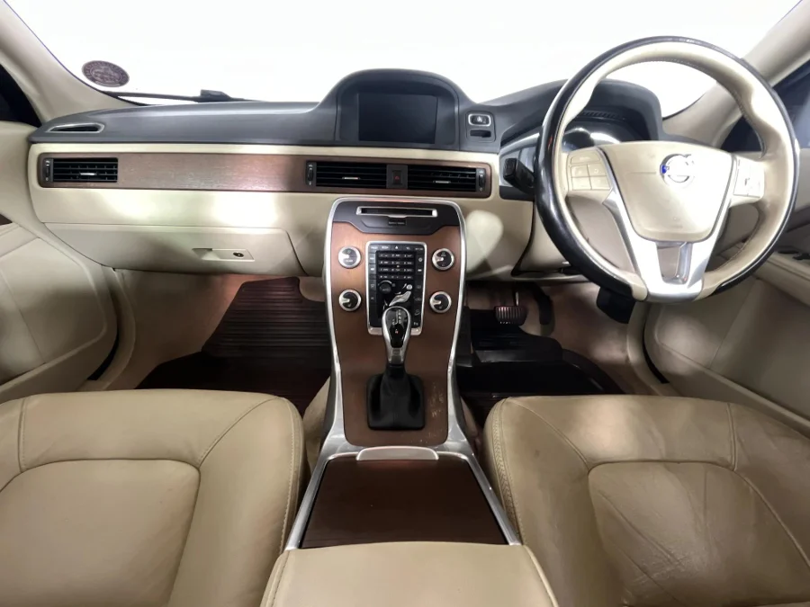 Used 2015 Volvo XC70 D5 AWD Elite - WeBuyCars Lansdowne