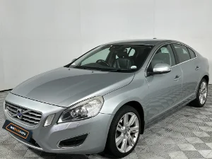 Used 2013 Volvo S60 T4 Excel auto