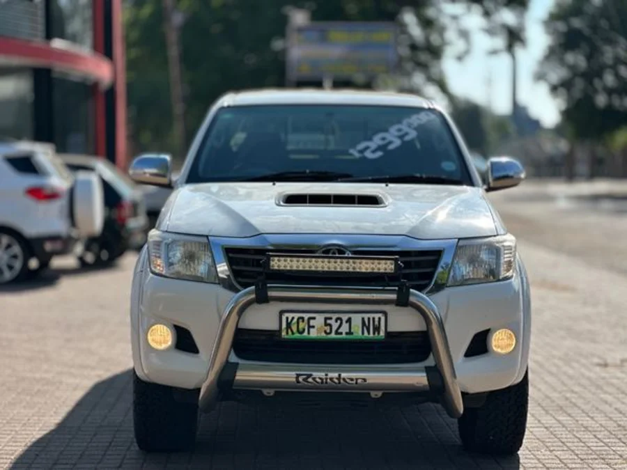 New 2013 Toyota Hilux 2.5D-4D double cab Raider - Private Seller New 2013 Toyota Hilux 2.5D-4D double cab Raider - Private Seller