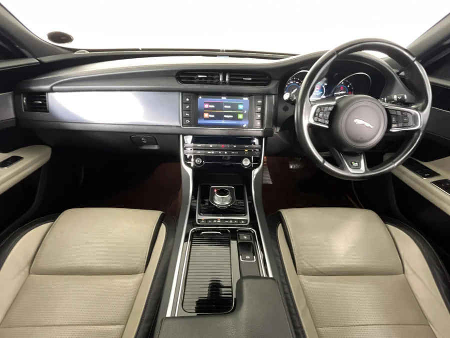 Used 2016 Jaguar XF 20d Chequered Flag - WeBuyCars The Dome