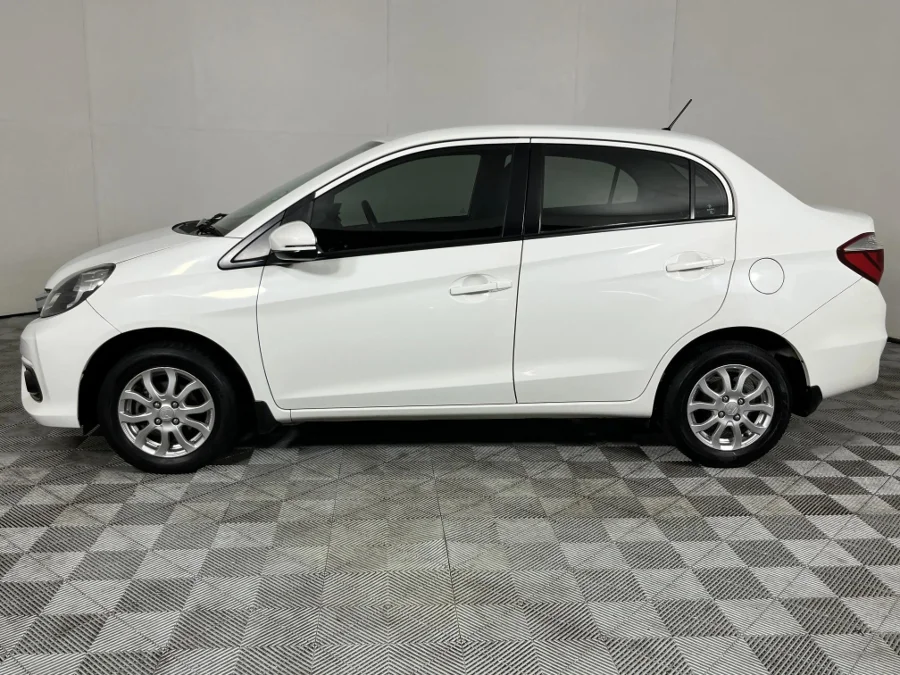 Used 2017 Honda Brio Amaze sedan 1.2 Comfort auto - WeBuyCars The Dome