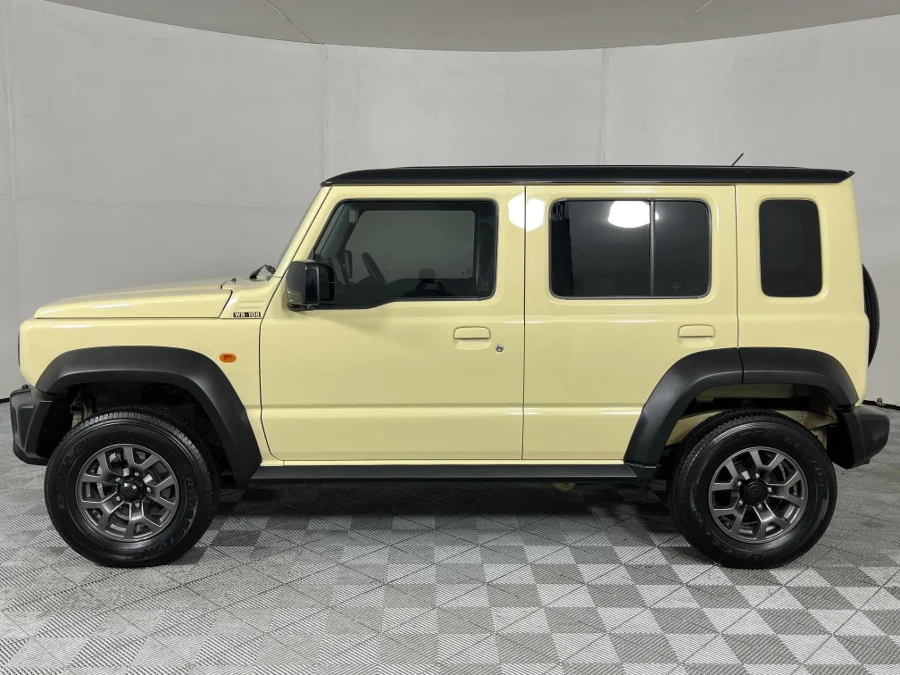 Used 2024 Suzuki Jimny 1.5 GLX AllGrip 5-door auto - WeBuyCars The Dome