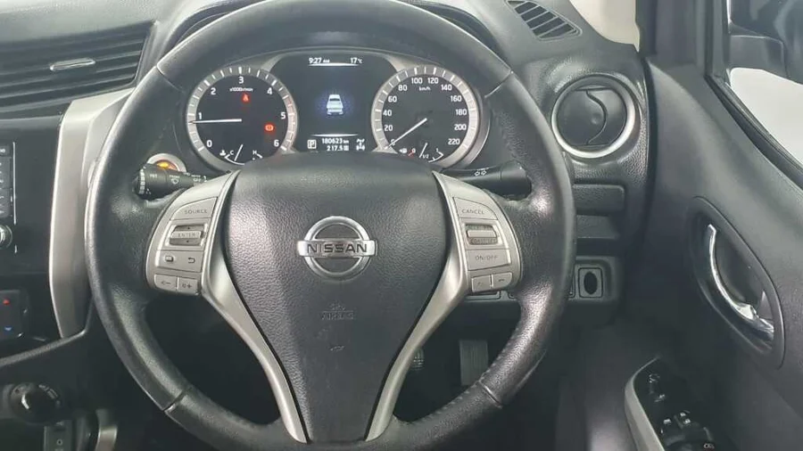 Used 2017 Nissan Navara 2.3D double cab 4x4 LE auto - One Way Auto Used 2017 Nissan Navara 2.3D double cab 4x4 LE auto - One Way Auto