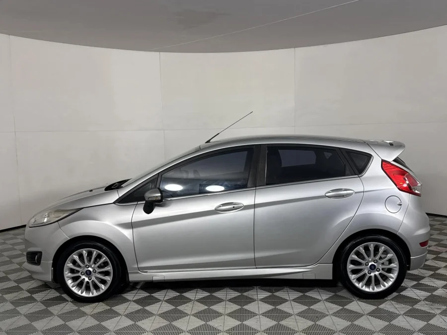Used 2015 Ford Fiesta 5-door 1.0T Titanium - WeBuyCars JHB South