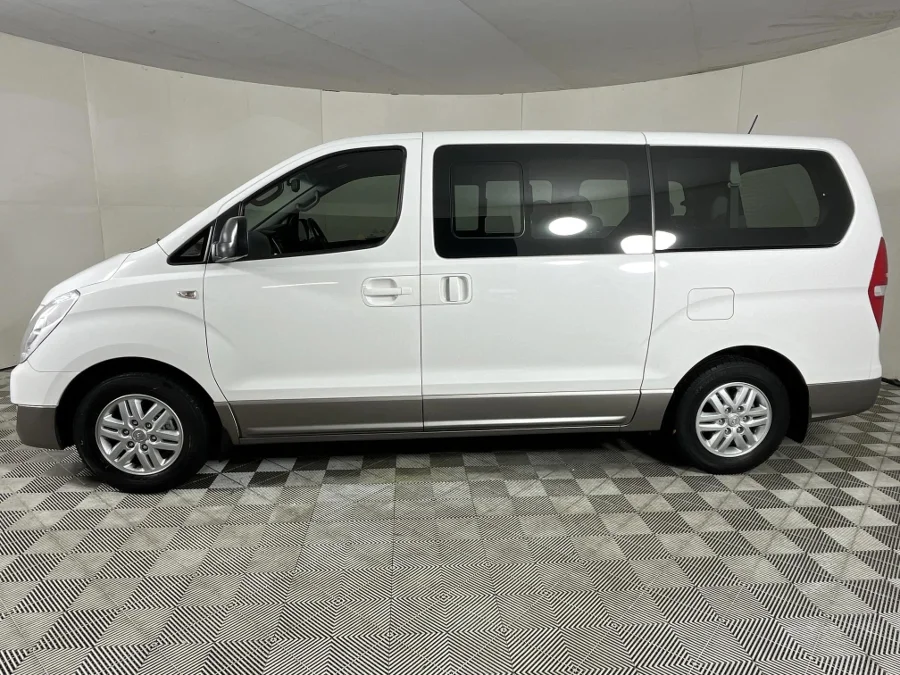 Used 2017 Hyundai H-1 2.5VGTi bus Elite 9-seater - WeBuyCars The Dome