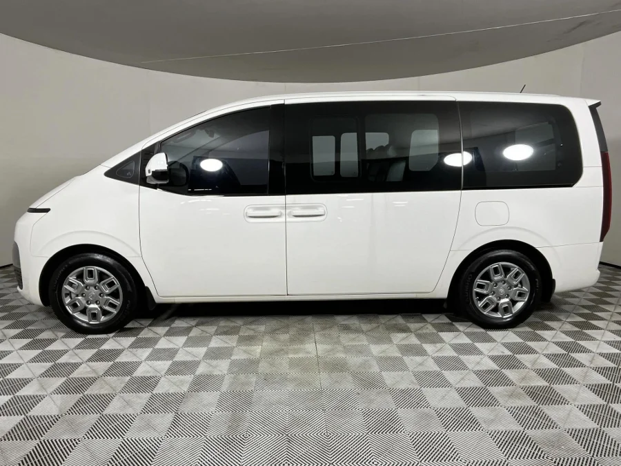 Used 2021 Hyundai Staria 2.2D Executive 9-seater - WeBuyCars The Dome
