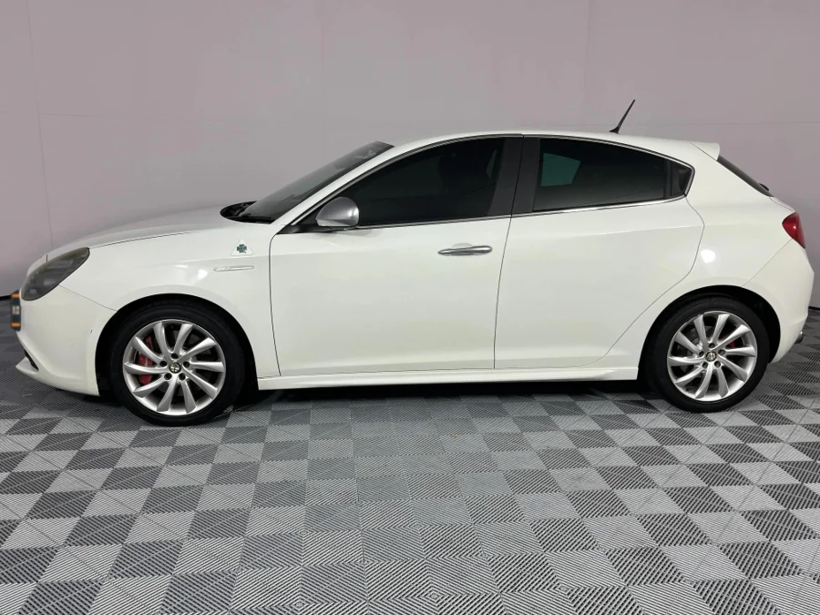 Used 2011 Alfa Romeo Giulietta 1750TBi Quadrifoglio Verde - WeBuyCars Lansdowne