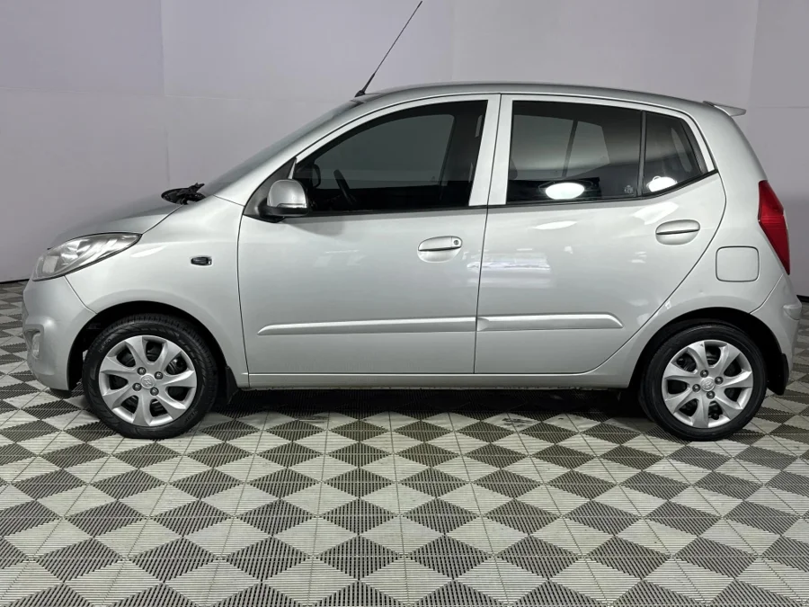 Used 2017 Hyundai i10 1.1 Motion auto - WeBuyCars Durban