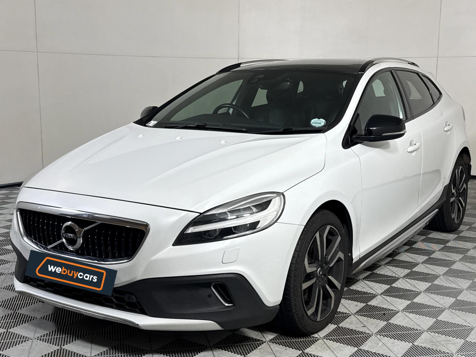 Used 2019 Volvo V40 Cross Country D4 Momentum