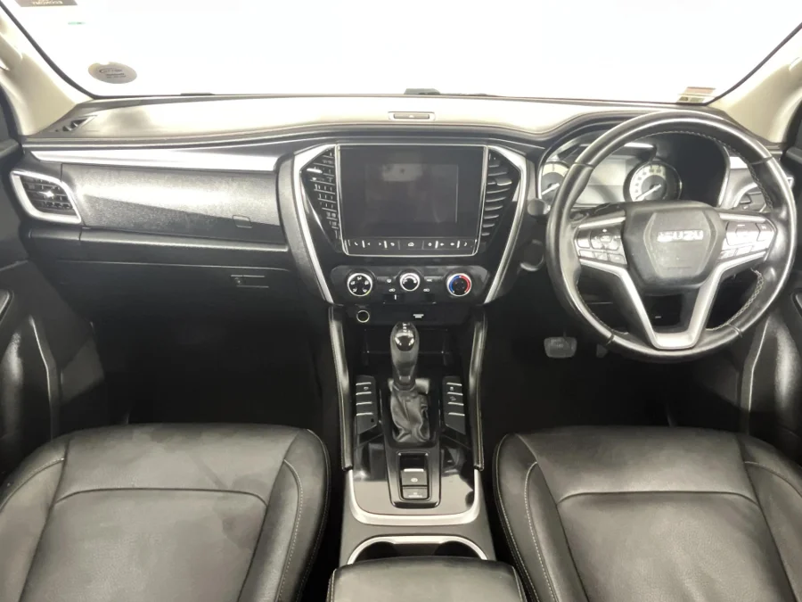 Used 2023 Isuzu mu-X 3.0TD LS - WeBuyCars Germiston