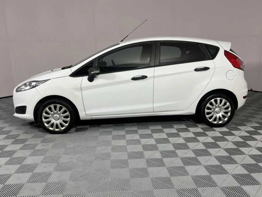 Used 2016 Ford Fiesta 5-door 1.0T Ambiente auto - WeBuyCars Lansdowne