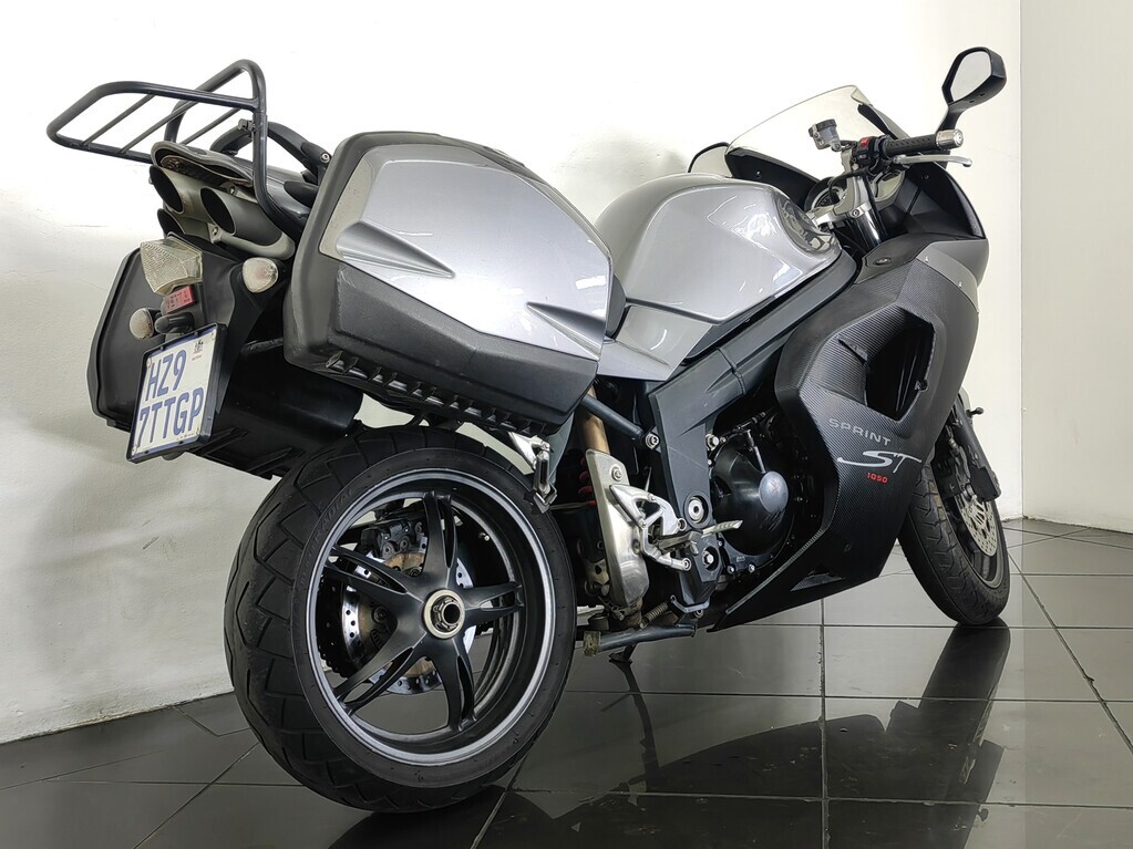 Used 2006 Triumph Sprint ST 1050 for sale in Gauteng | Auto Mart