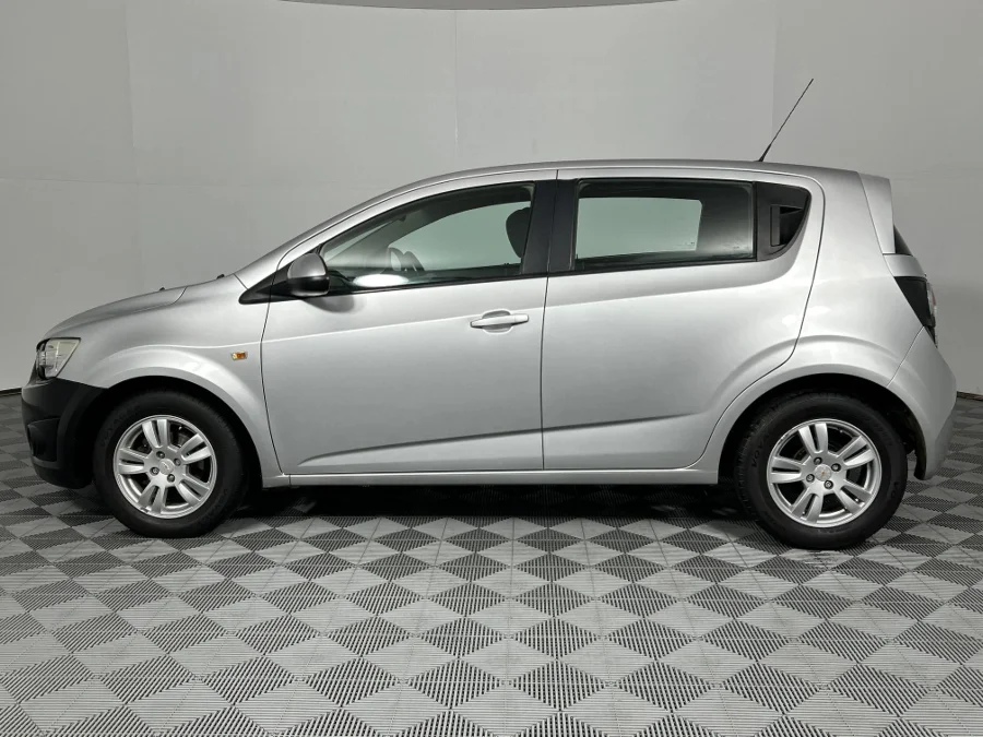 Used 2012 Chevrolet Sonic hatch 1.4 LS - WeBuyCars Richmond