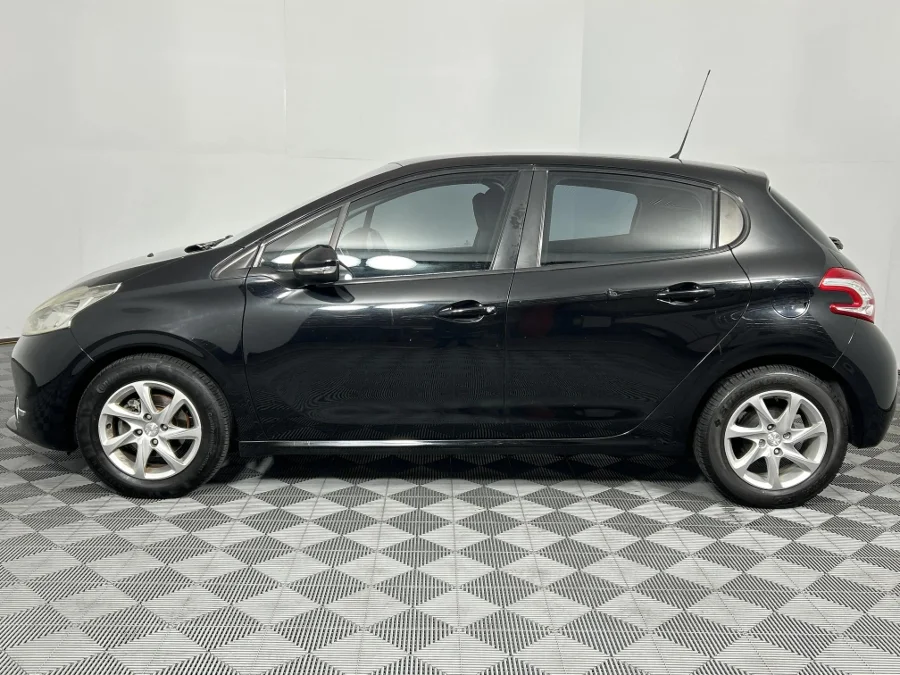 Used 2016 Peugeot 208 5-door 1.2 Access - WeBuyCars Richmond