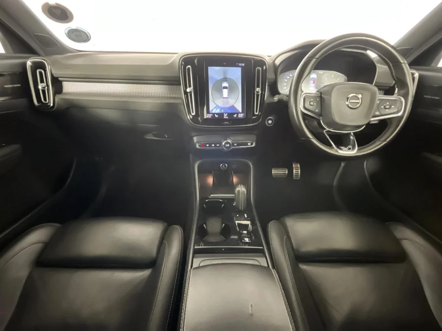 Used 2018 Volvo XC40 D4 AWD Momentum - WeBuyCars Lansdowne