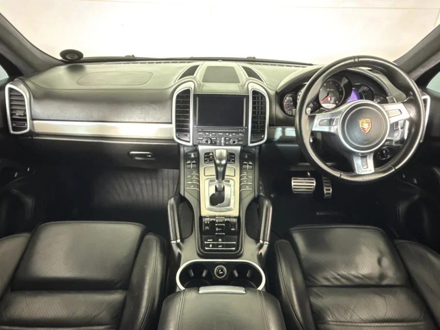 Used 2011 Porsche Cayenne turbo - WeBuyCars Midstream