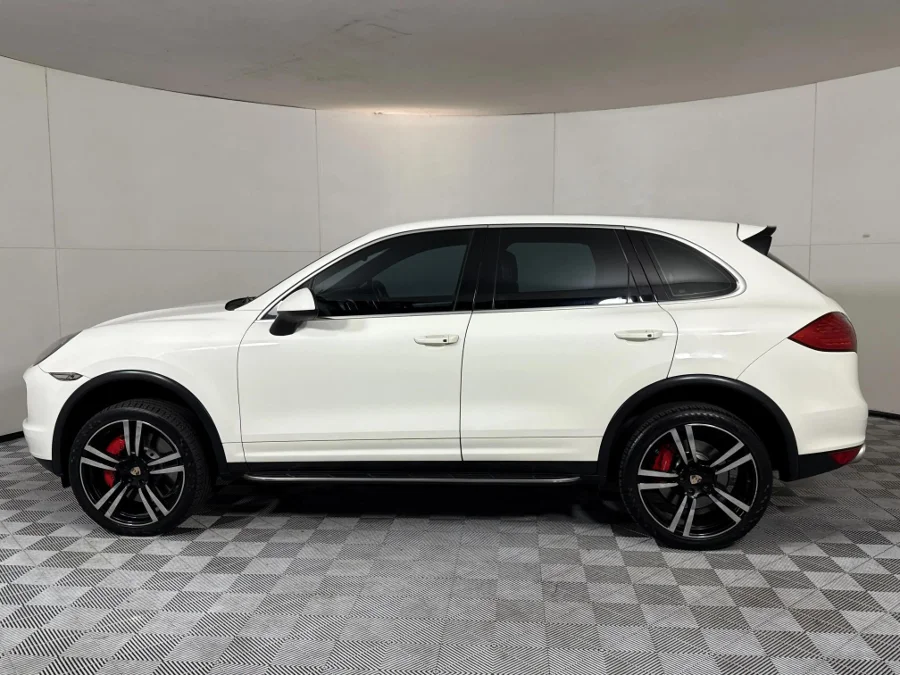 Used 2011 Porsche Cayenne turbo - WeBuyCars Midstream