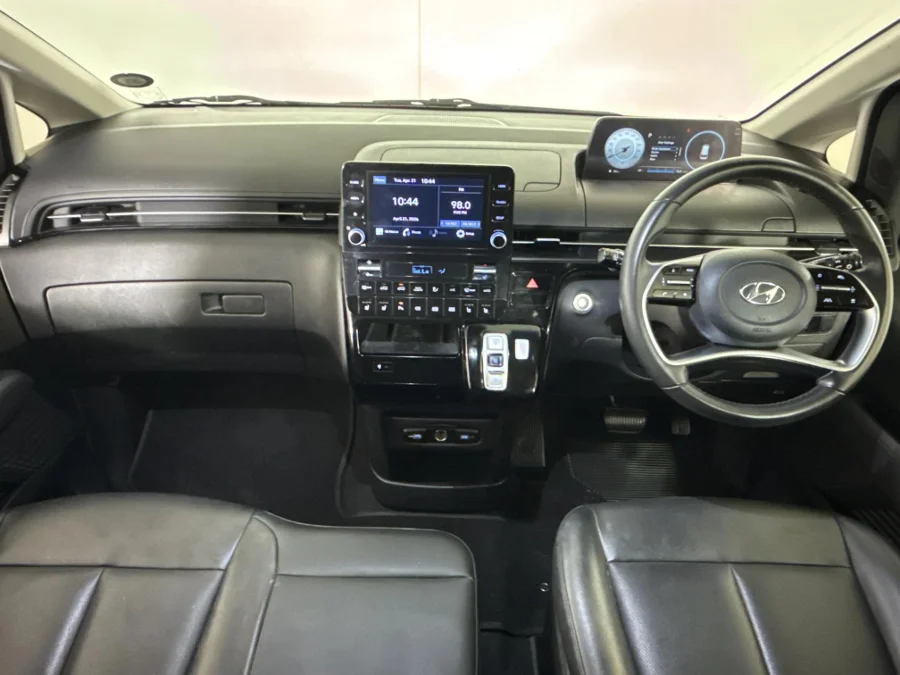 Used 2022 Hyundai Staria 2.2D Elite - WeBuyCars Midstream