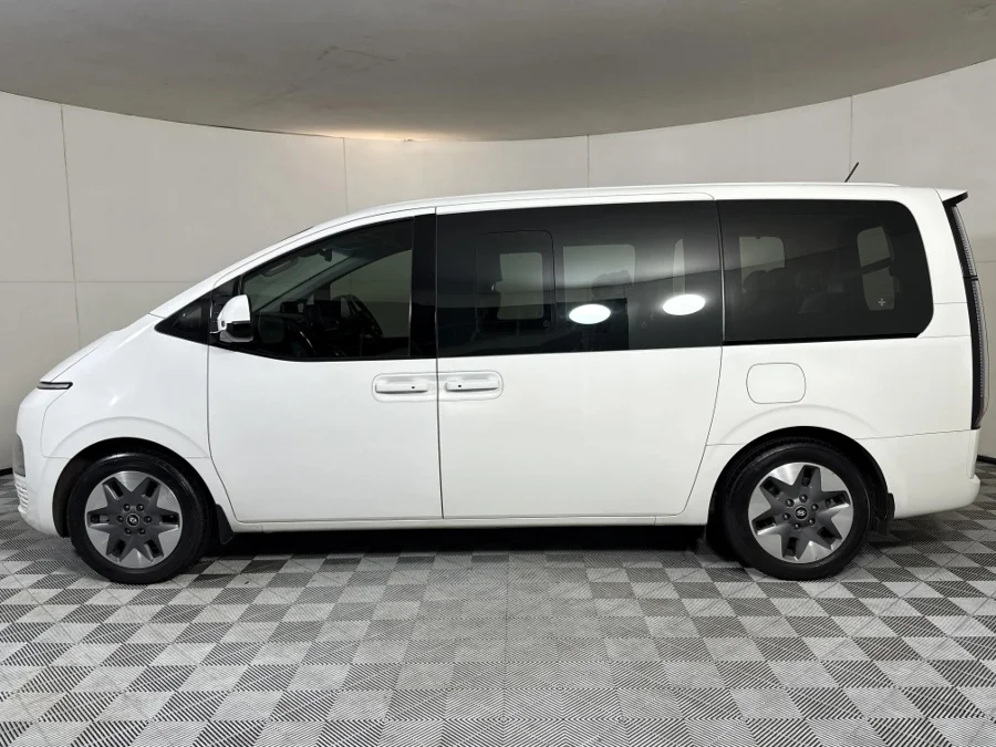Used 2022 Hyundai Staria 2.2D Elite - WeBuyCars Midstream
