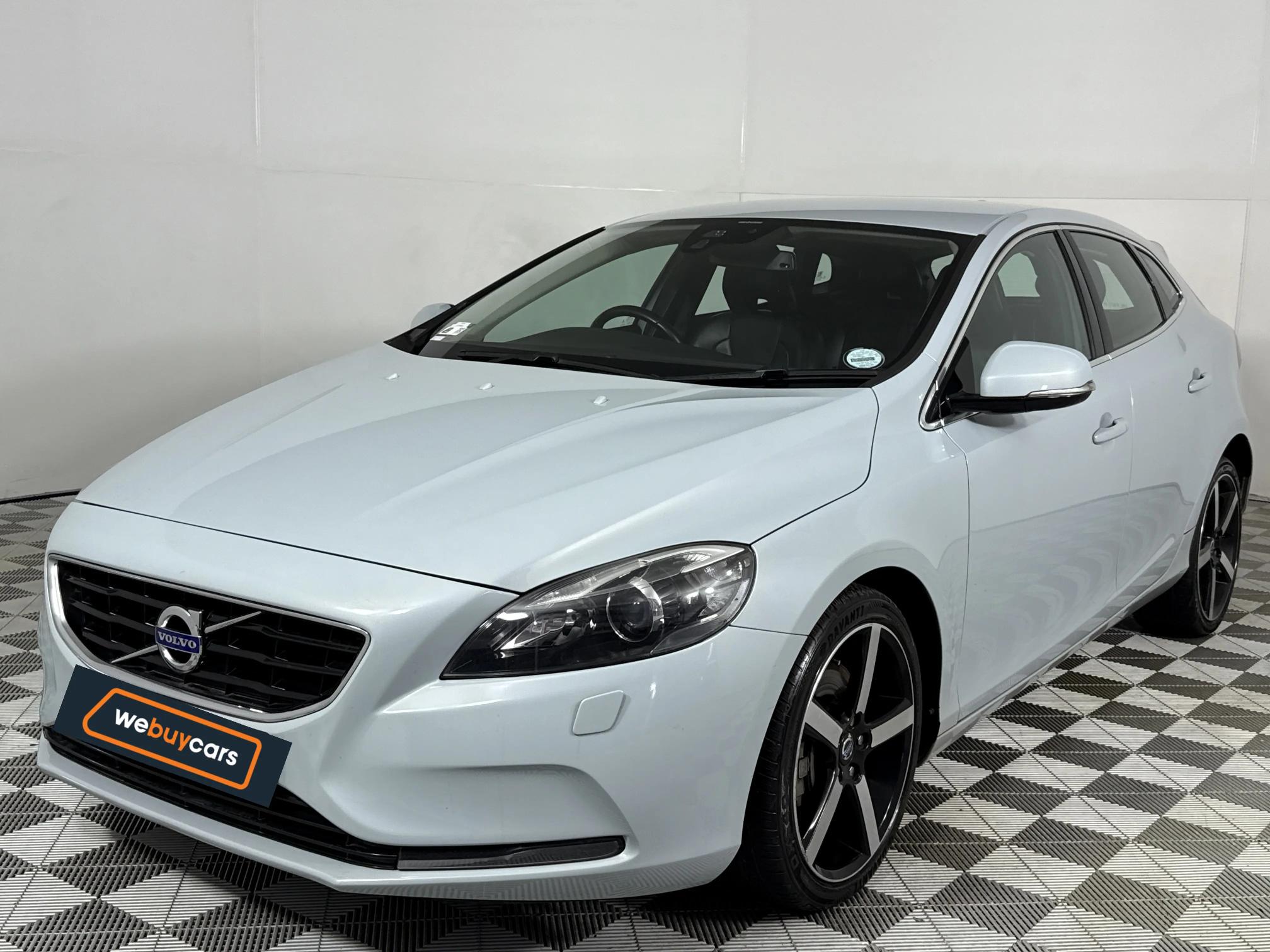 Used 2014 Volvo V40 T5 Inscription