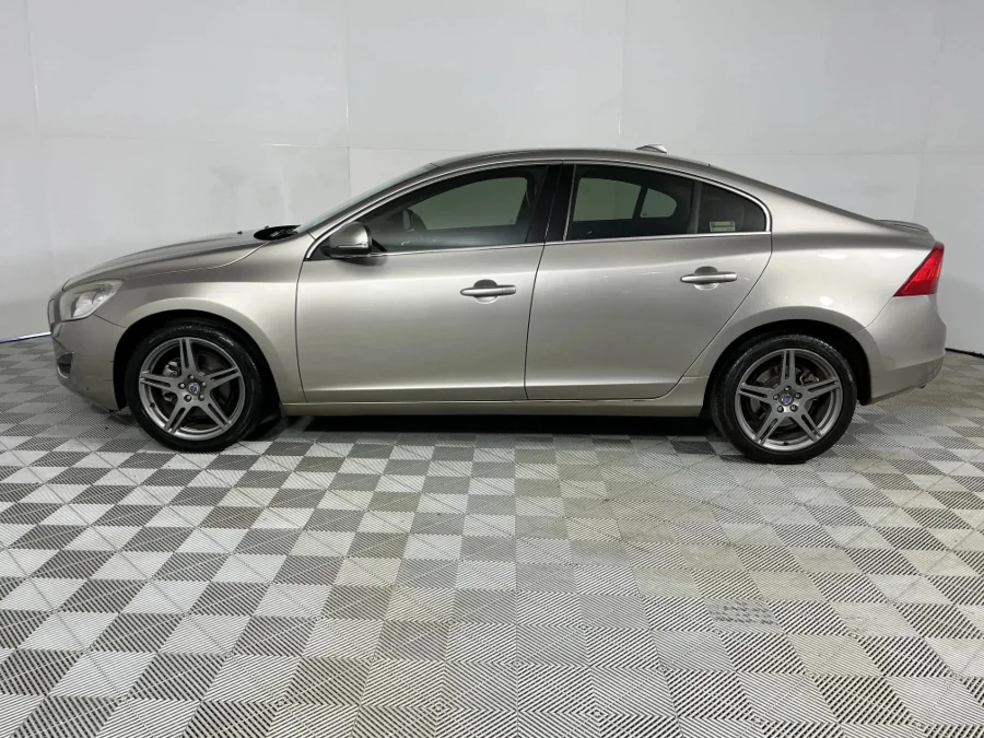 Used 2013 Volvo S60 T4 Excel auto - WeBuyCars Silverlakes