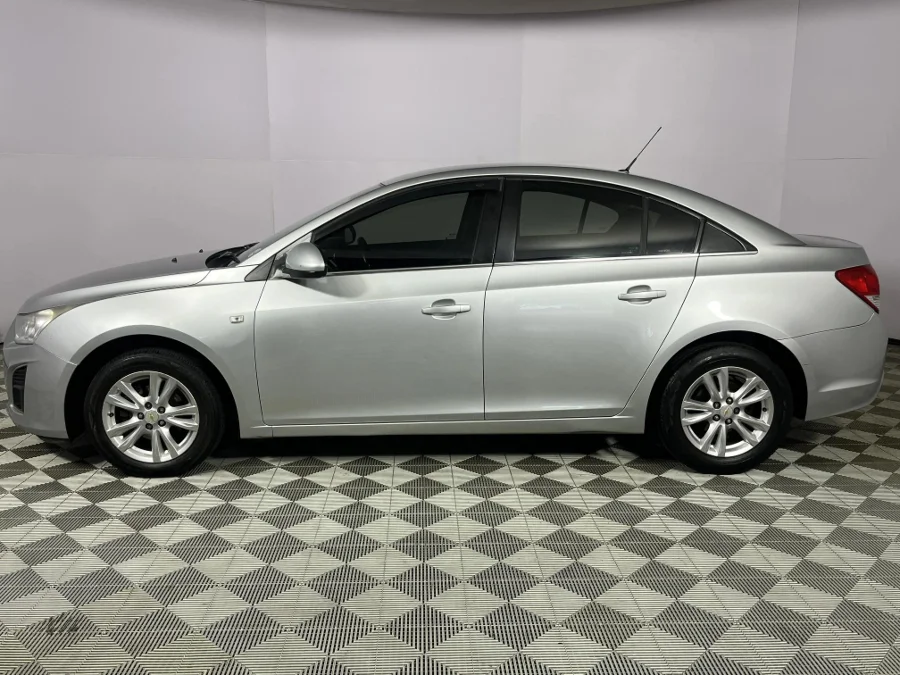 Used 2013 Chevrolet Cruze sedan 1.6 LS - WeBuyCars Durban