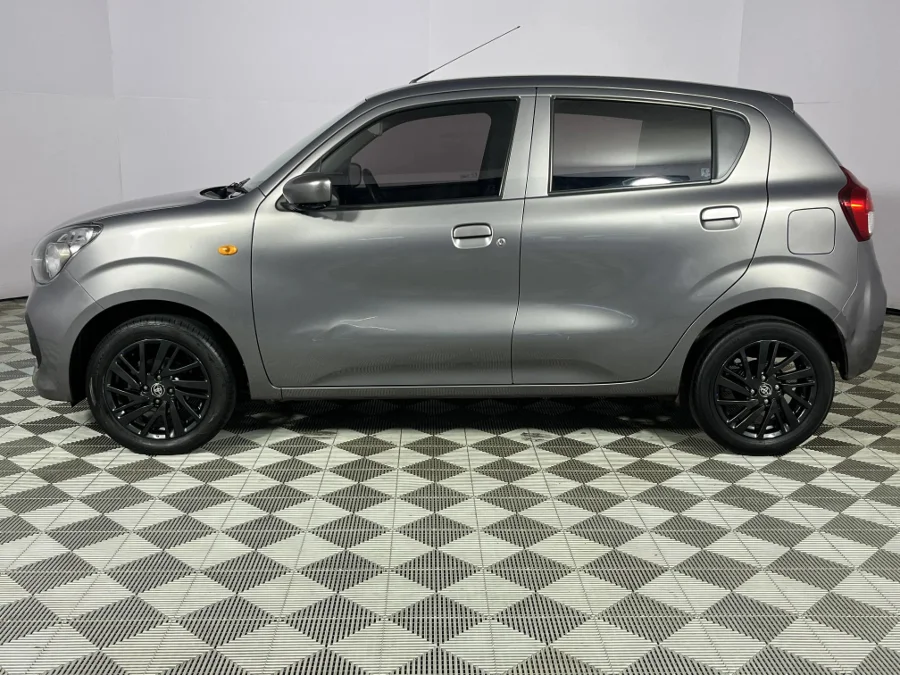 Used 2023 Toyota Vitz 1.0 XR manual - WeBuyCars Durban