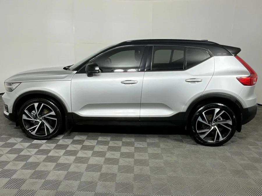 Used 2018 Volvo XC40 D4 AWD R-Design - WeBuyCars  Witbank