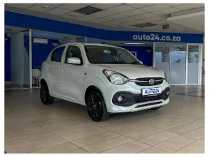 Used 2025 Toyota Vitz 1.0 XR manual