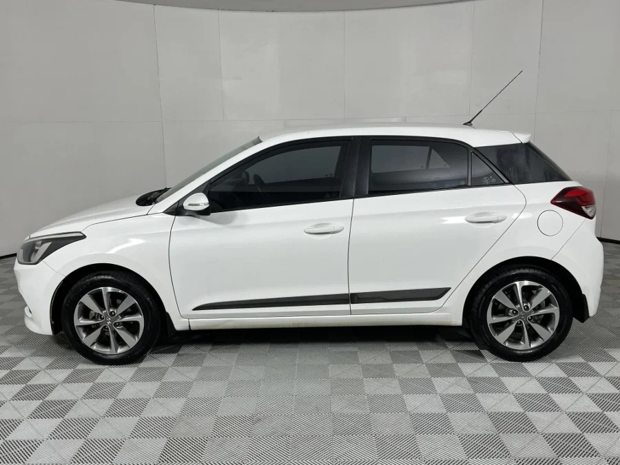 Used 2016 Hyundai i20 1.4 Fluid auto - WeBuyCars Gqeberha