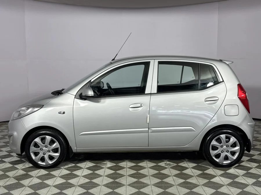 Used 2016 Hyundai i10 1.1 Motion - WeBuyCars Durban