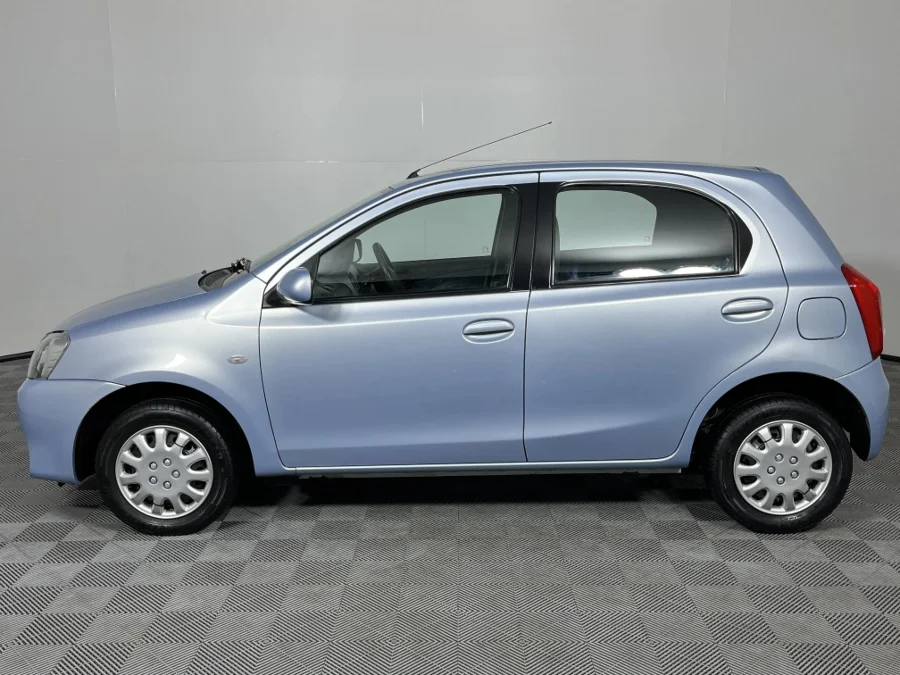 Used 2012 Toyota Etios hatch 1.5 Sprint - WeBuyCars  Witbank